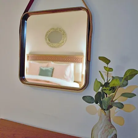 Elegant 1 Bedroom In Business Area *
